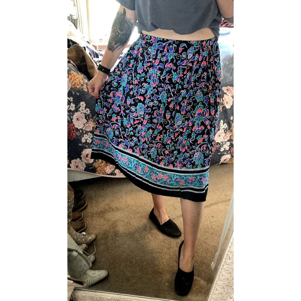 VINTAGE Pleated Skirt Size large plus size